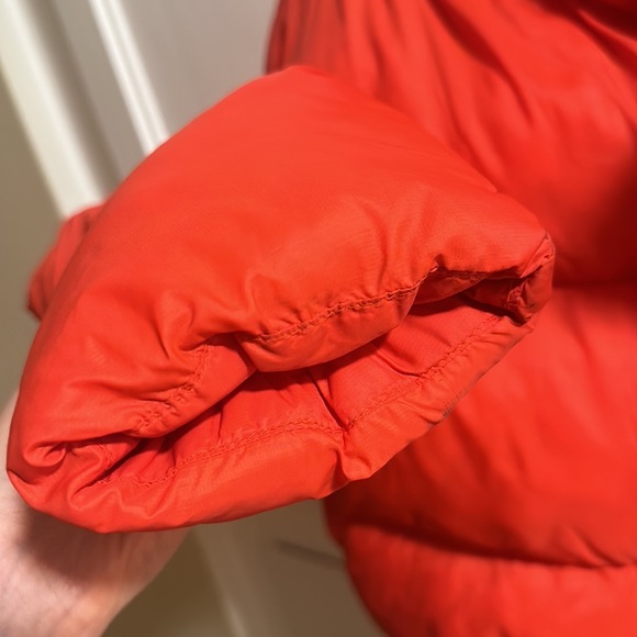 - Red Alo Puffer 🌹♥️ - Picture 6 of 7